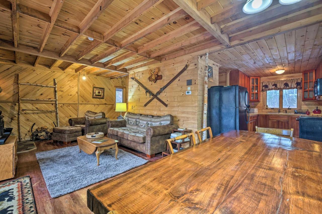 Villa Secluded Johnsburg Retreat With Hot Tub And Fire Pit Esterno foto