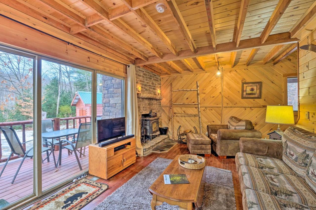 Villa Secluded Johnsburg Retreat With Hot Tub And Fire Pit Esterno foto