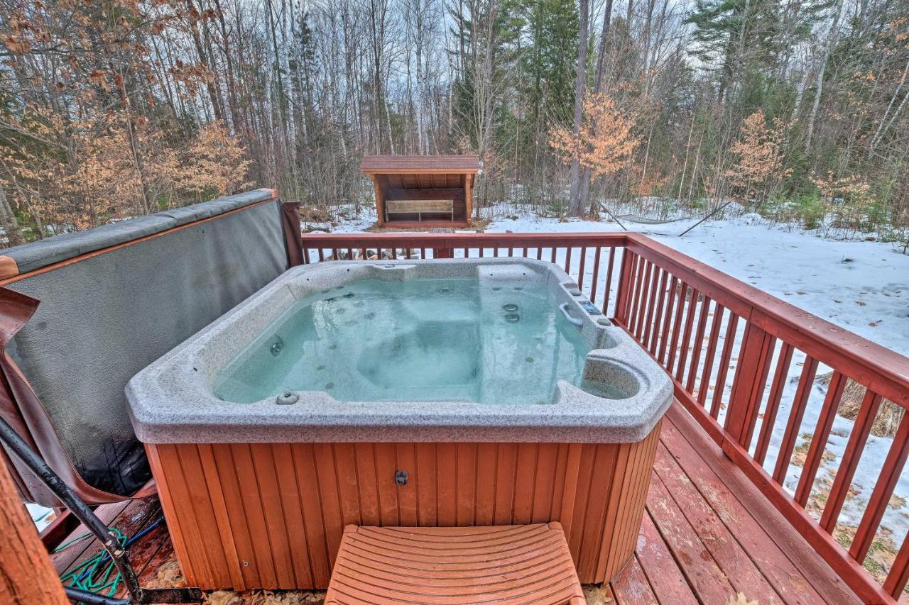 Villa Secluded Johnsburg Retreat With Hot Tub And Fire Pit Esterno foto