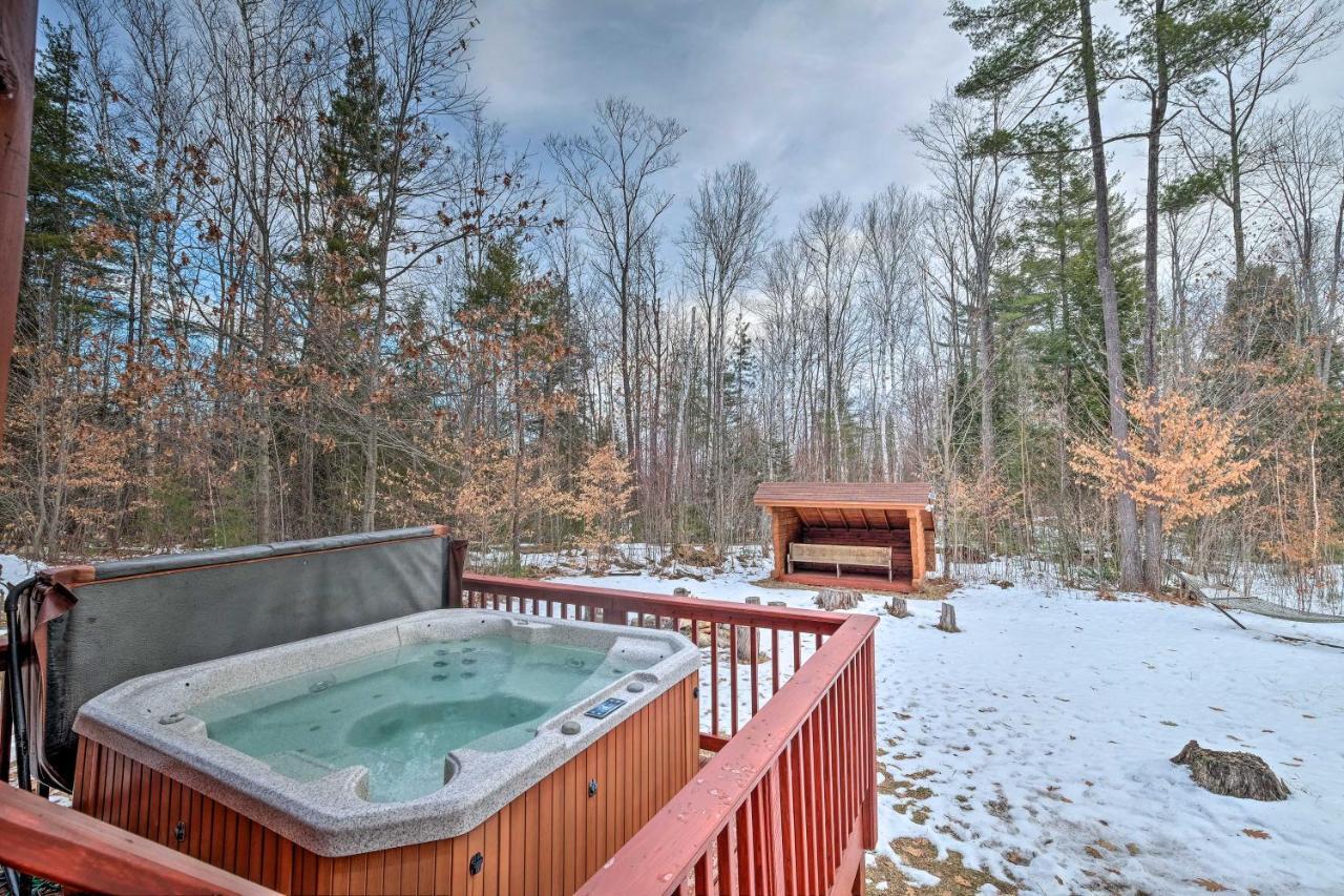Villa Secluded Johnsburg Retreat With Hot Tub And Fire Pit Esterno foto