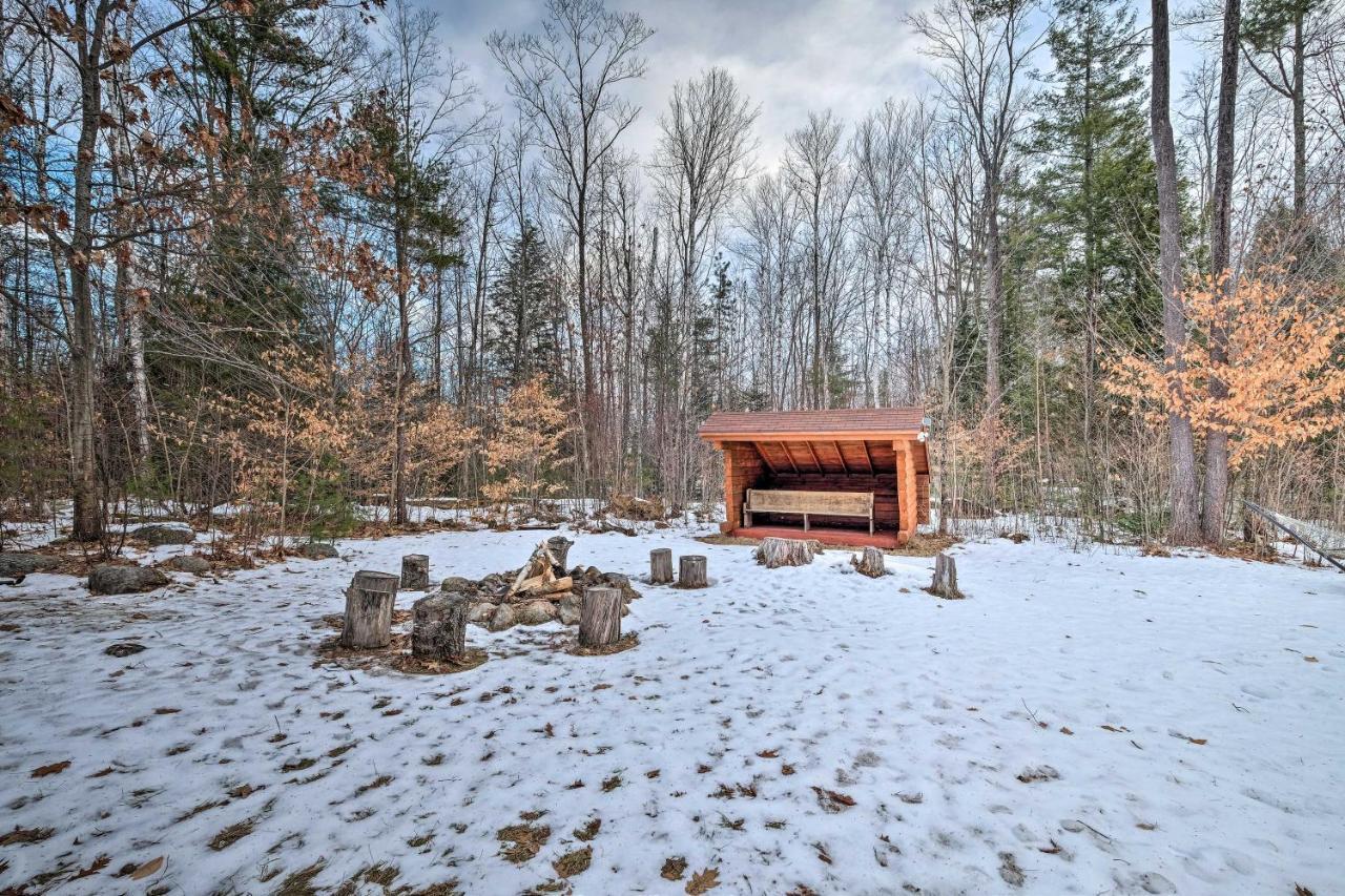 Villa Secluded Johnsburg Retreat With Hot Tub And Fire Pit Esterno foto