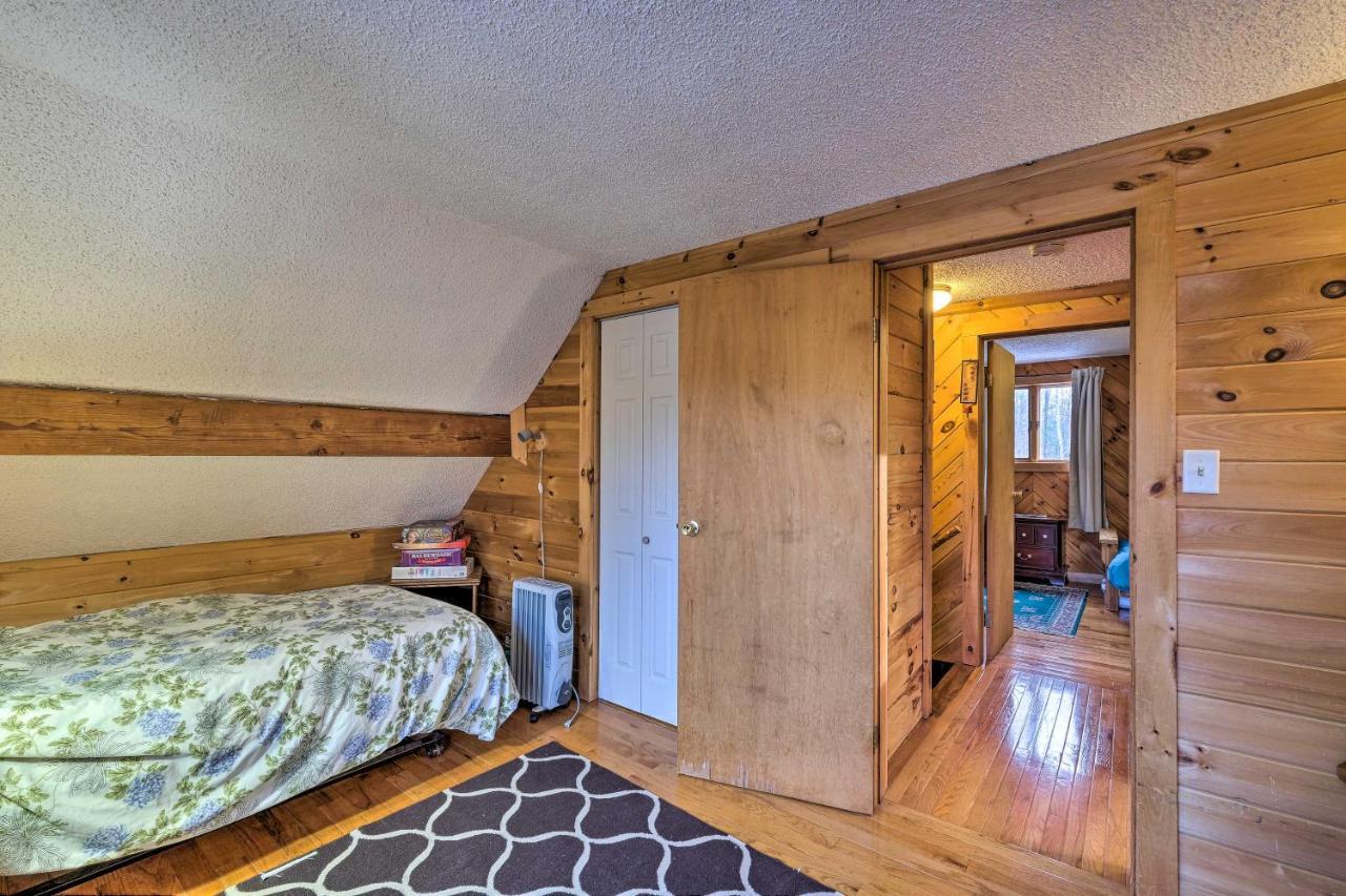 Villa Secluded Johnsburg Retreat With Hot Tub And Fire Pit Esterno foto