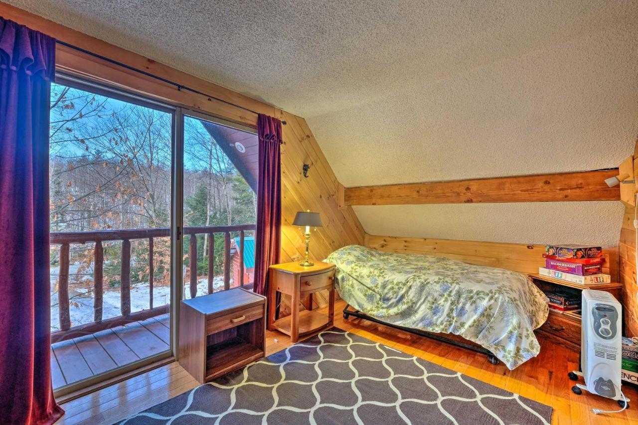 Villa Secluded Johnsburg Retreat With Hot Tub And Fire Pit Esterno foto